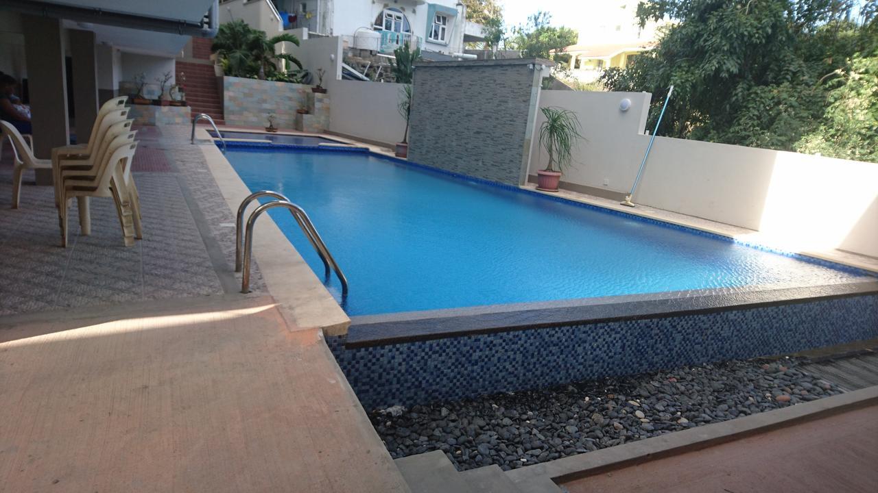 Luxor Appartement Flic en Flac Exterior foto